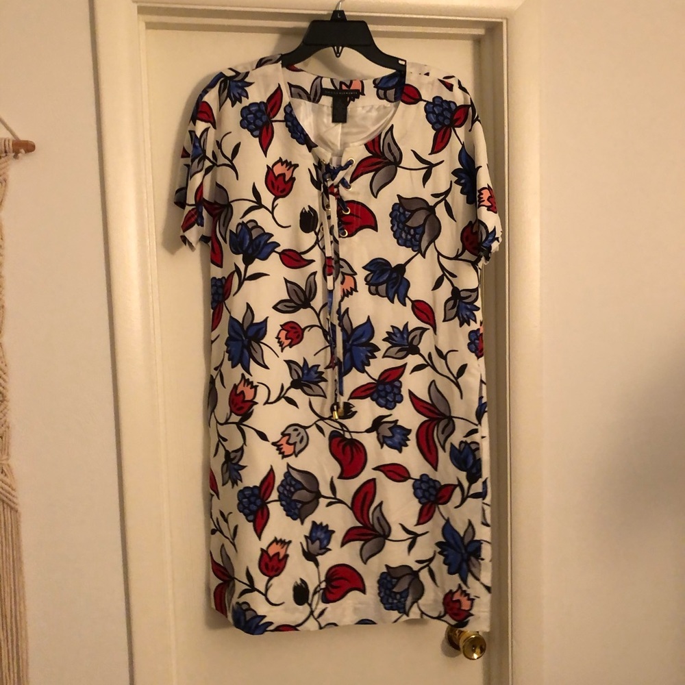 Beautiful floral print dress!